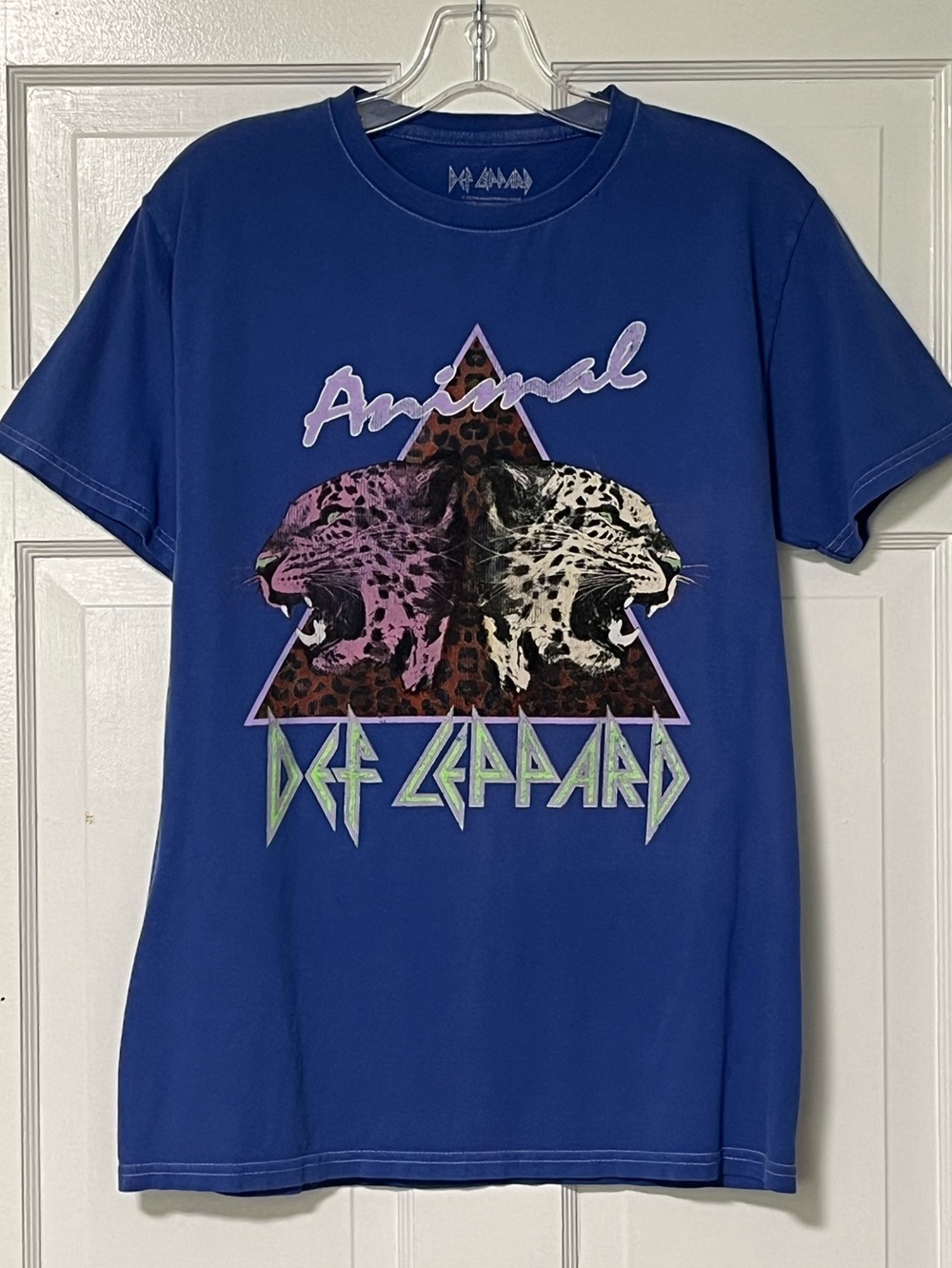 Def Leppard split pink and white leopard design graphic band t-shirt